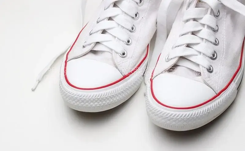 B体育官方网站入口官网百度智能云**秋季必備：2024 年女士爆款鞋子，時尚
又舒適**