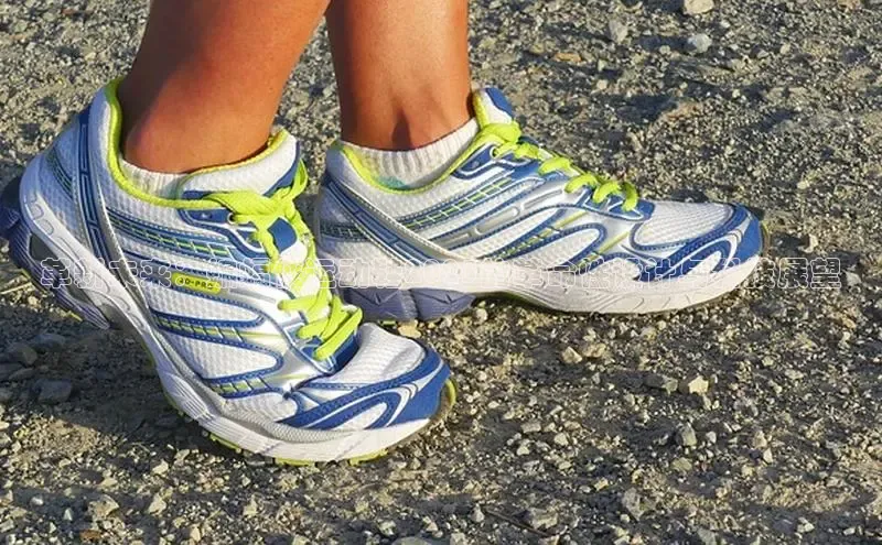 革新未来：蝙蝠侠运动鞋2025的革命性设计与科技展望